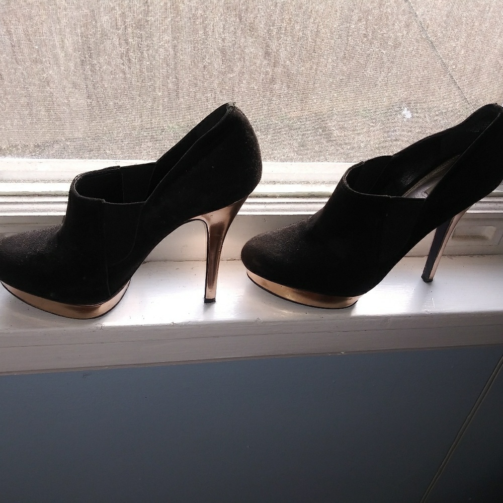 Black and Gold shooties